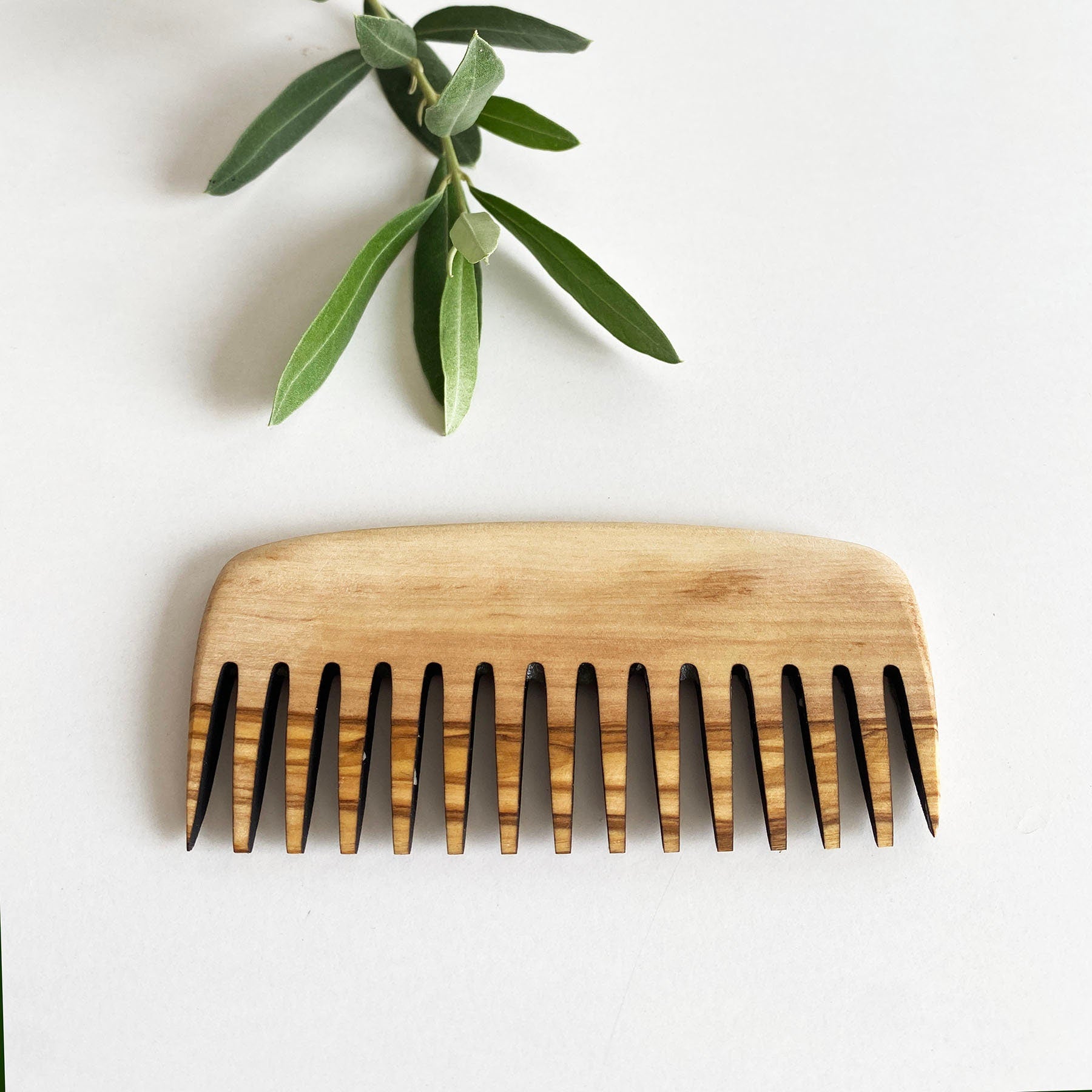 Personalized Olive Wood Wide Tine Comb, Handmade Wooden Beauty Comb, Authentic Hair comb