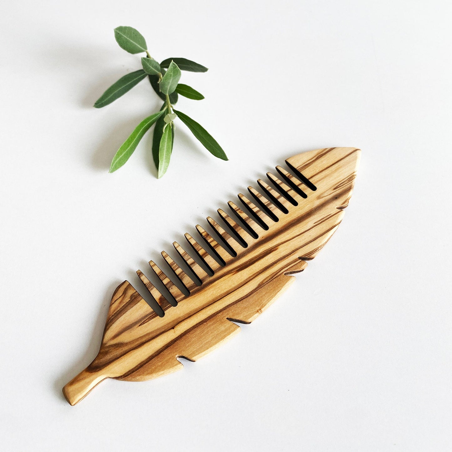 Personalized Olive Wood Comb, Handmade Wooden Beauty Comb, Authentic Hairbrush, Natural Wood Tine Comb, Gift For Mom, Custom Engraved Combs